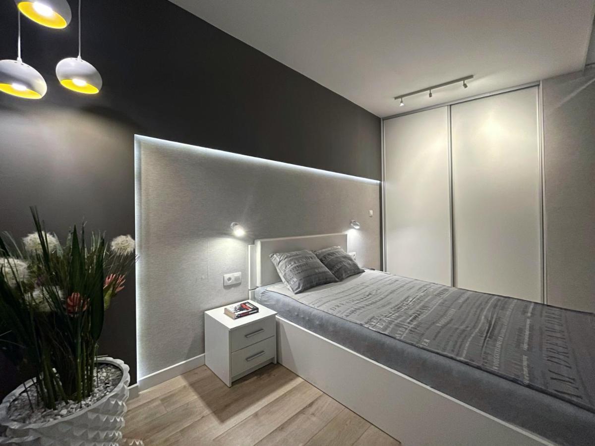 4Uapart-Apartment Suite Platan Grey シフィノウイシチェ エクステリア 写真