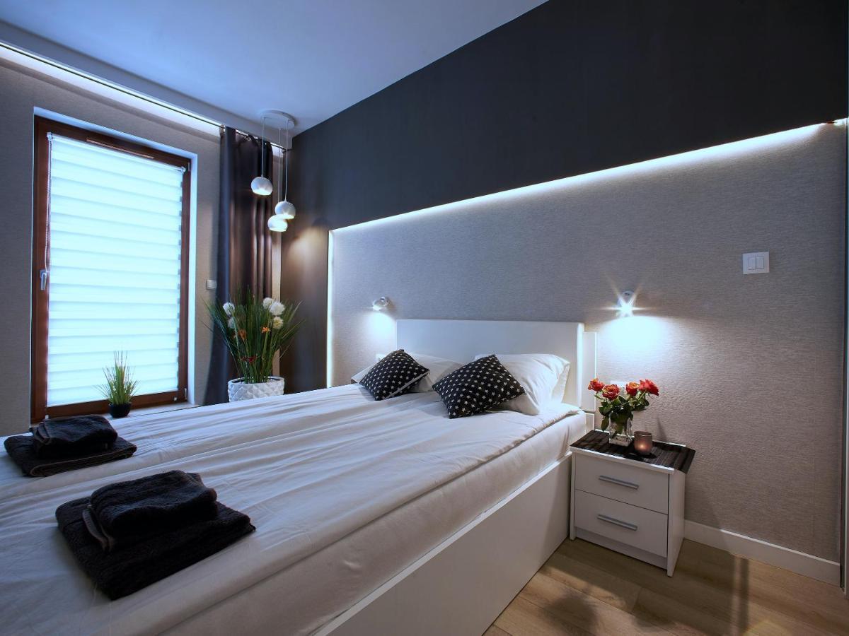 4Uapart-Apartment Suite Platan Grey シフィノウイシチェ エクステリア 写真
