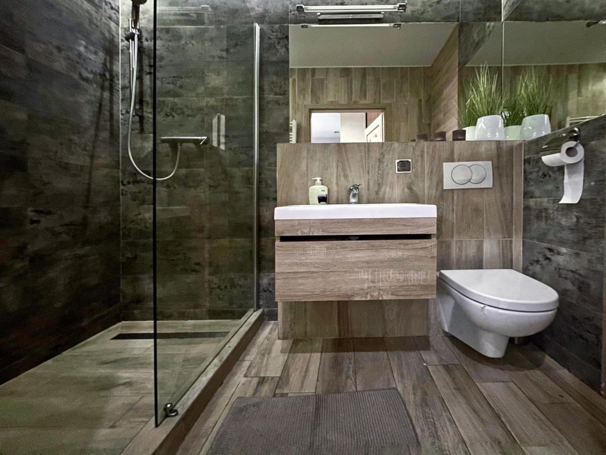 4Uapart-Apartment Suite Platan Grey シフィノウイシチェ エクステリア 写真